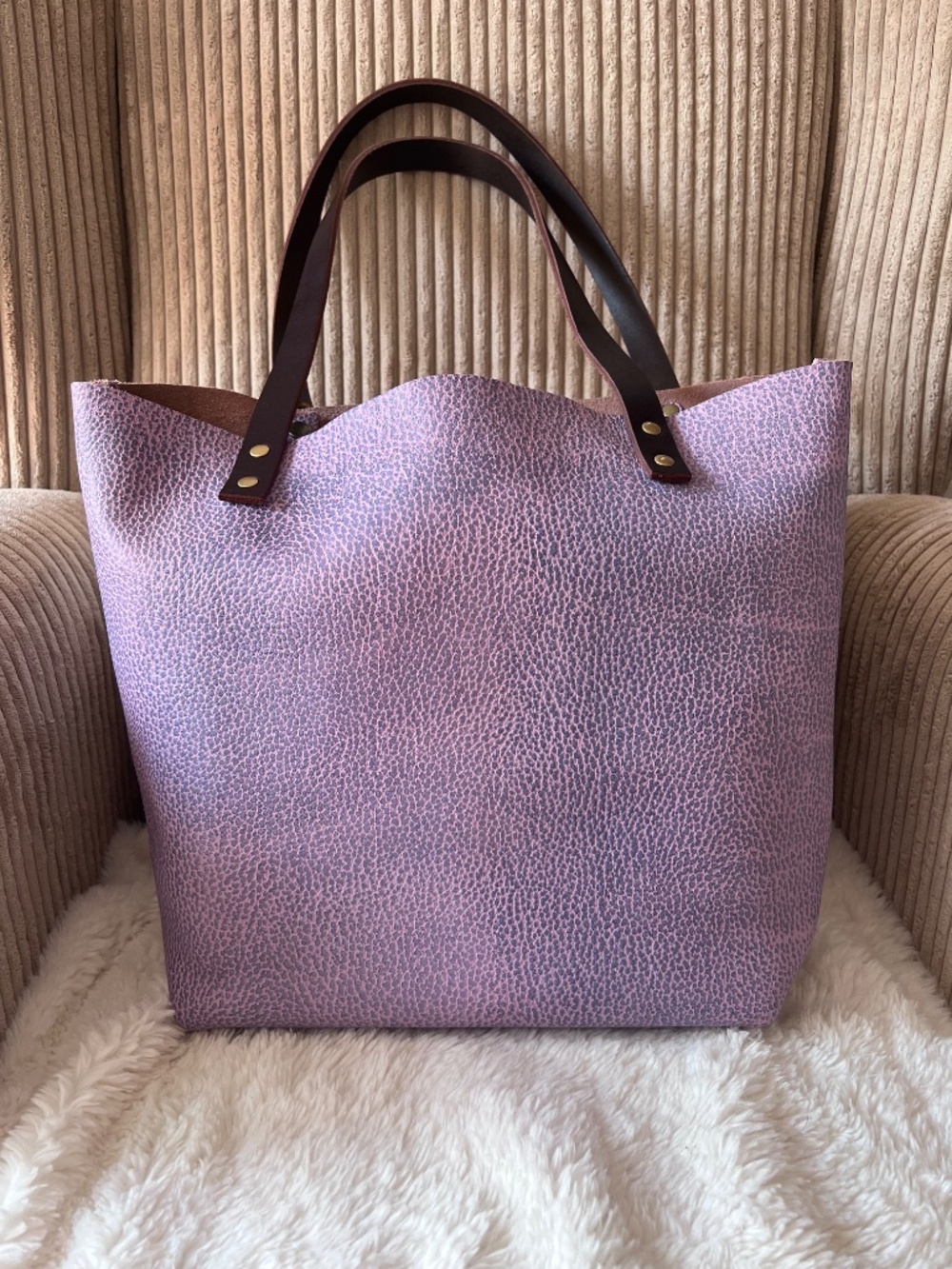 UNICORN - Portland Leather Medium Tote Bag in Lilac. Excellent condition!!~ - Picture 4 of 9